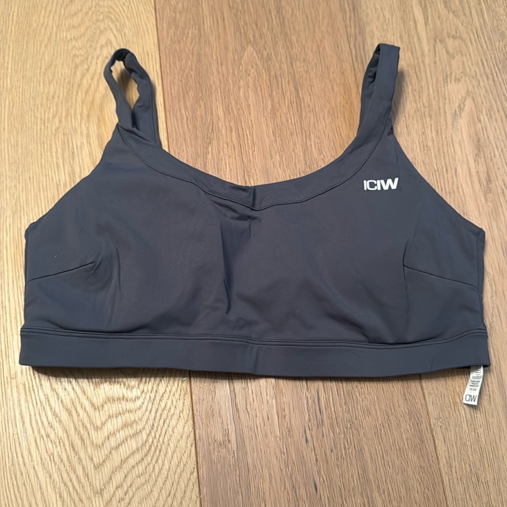 Iciw sports bra